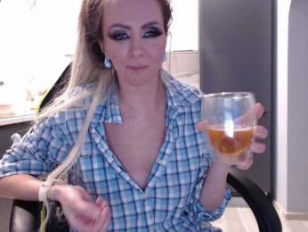 blondalina webcam bongacams model stream image