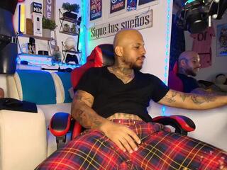 Leenar Key webcam model stream image