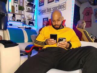 Leenar Key webcam model stream image