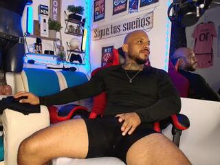 Leenar Key webcam model stream image