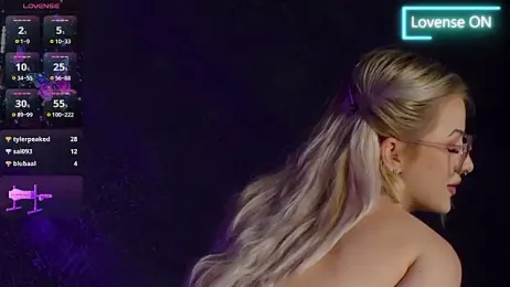 LucyLextonX webcam model stream image