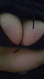 Lu22ly webcam model stream image