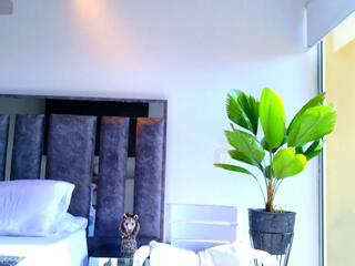 Dion Seans webcam model stream image