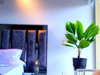 Dion Seans webcam model stream image