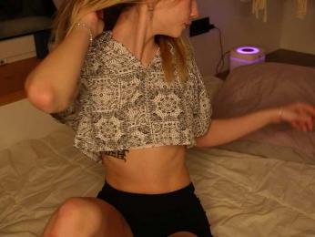 emely1benz webcam model stream image