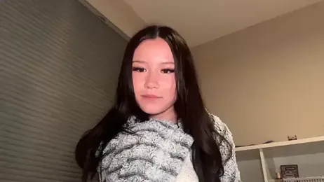 luvvivii webcam model stream image