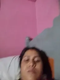 Shrutiii webcam model stream image