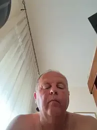 YachtCaptain10 webcam stripchat model stream image