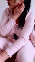 DouceQueen webcam model stream image