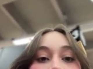 emily-mills1 webcam camsoda model stream image