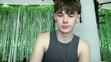 YourMilkyGuy webcam model stream image