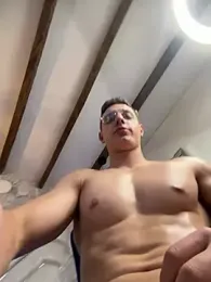 MAXTHOMSON webcam model stream image