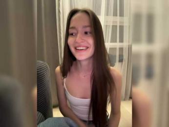 whiteTEA webcam bongacams model stream image