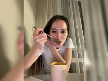 whiteTEA webcam bongacams model stream image