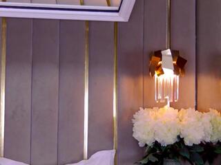 Elisa James webcam model stream image