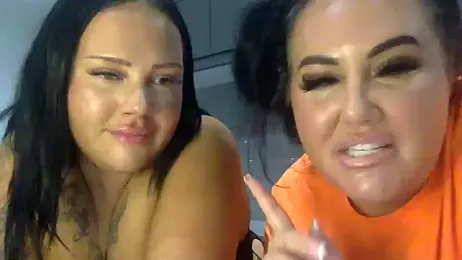 SnowBunnie97 webcam model stream image