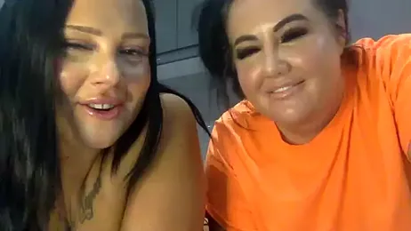 SnowBunnie97 webcam model stream image