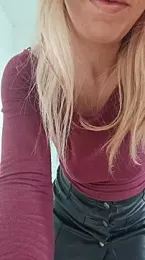 SweetyNinaOff1 webcam model stream image