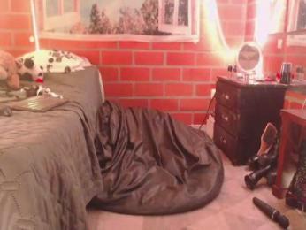 slutty_pet webcam model stream image