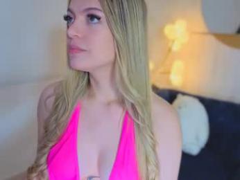 fresita_pink_ webcam model stream image