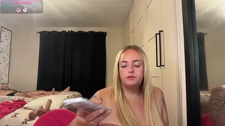 CurvyWetWife webcam stripchat model stream image