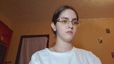 RoxanaKneisler webcam model stream image