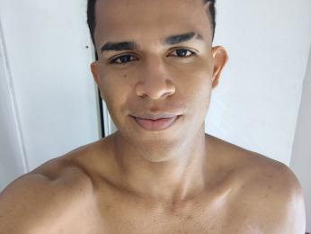 AstonVera webcam model stream image