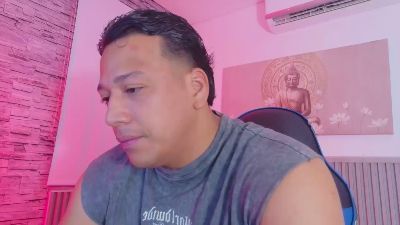 MaxTurner_ webcam model stream image