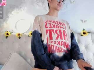 aleaurarashi webcam model stream image