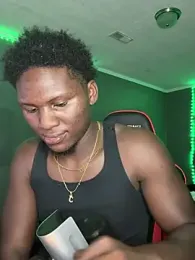 Festivitiesking1 webcam model stream image