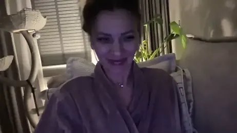 QuenMonicaUK webcam model stream image