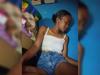 Stella11 webcam model stream image