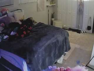 voyeurcam-house-charleys-room webcam model stream image
