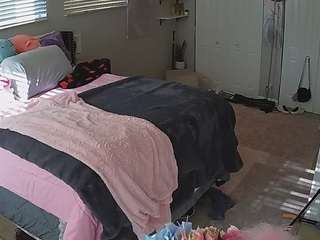 voyeurcam-house-charleys-room webcam model stream image