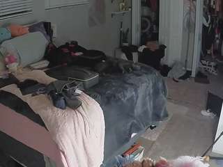 voyeurcam-house-charleys-room webcam model stream image