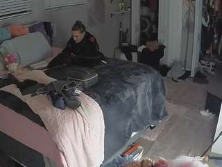 voyeurcam-house-charleys-room webcam model stream image