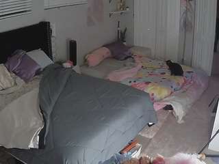 voyeurcam-house-charleys-room webcam model stream image
