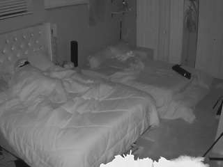 voyeurcam-house-charleys-room webcam model stream image