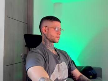 _jamesleandros webcam model stream image