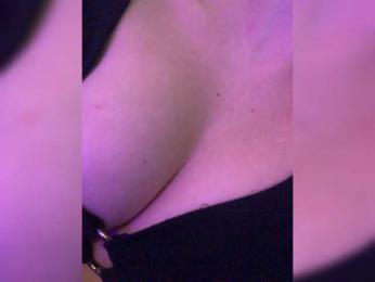 FeeBee webcam model stream image