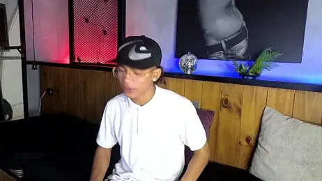 AlanCutee webcam model stream image