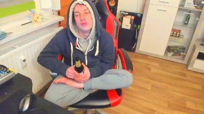 tonibiteen21 webcam model stream image