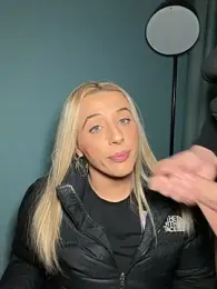 Strongqueen webcam model stream image