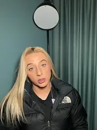 Strongqueen webcam model stream image