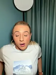 Strongqueen webcam model stream image