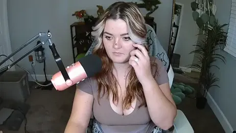 Briieverly webcam model stream image