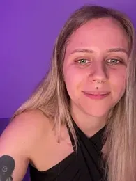 lunawolf21 webcam model stream image