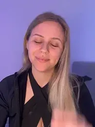 lunawolf21 webcam model stream image