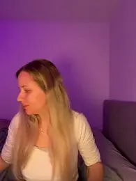 lunawolf21 webcam model stream image