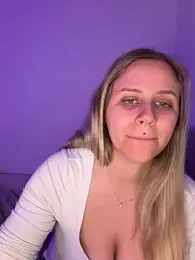 lunawolf21 webcam model stream image